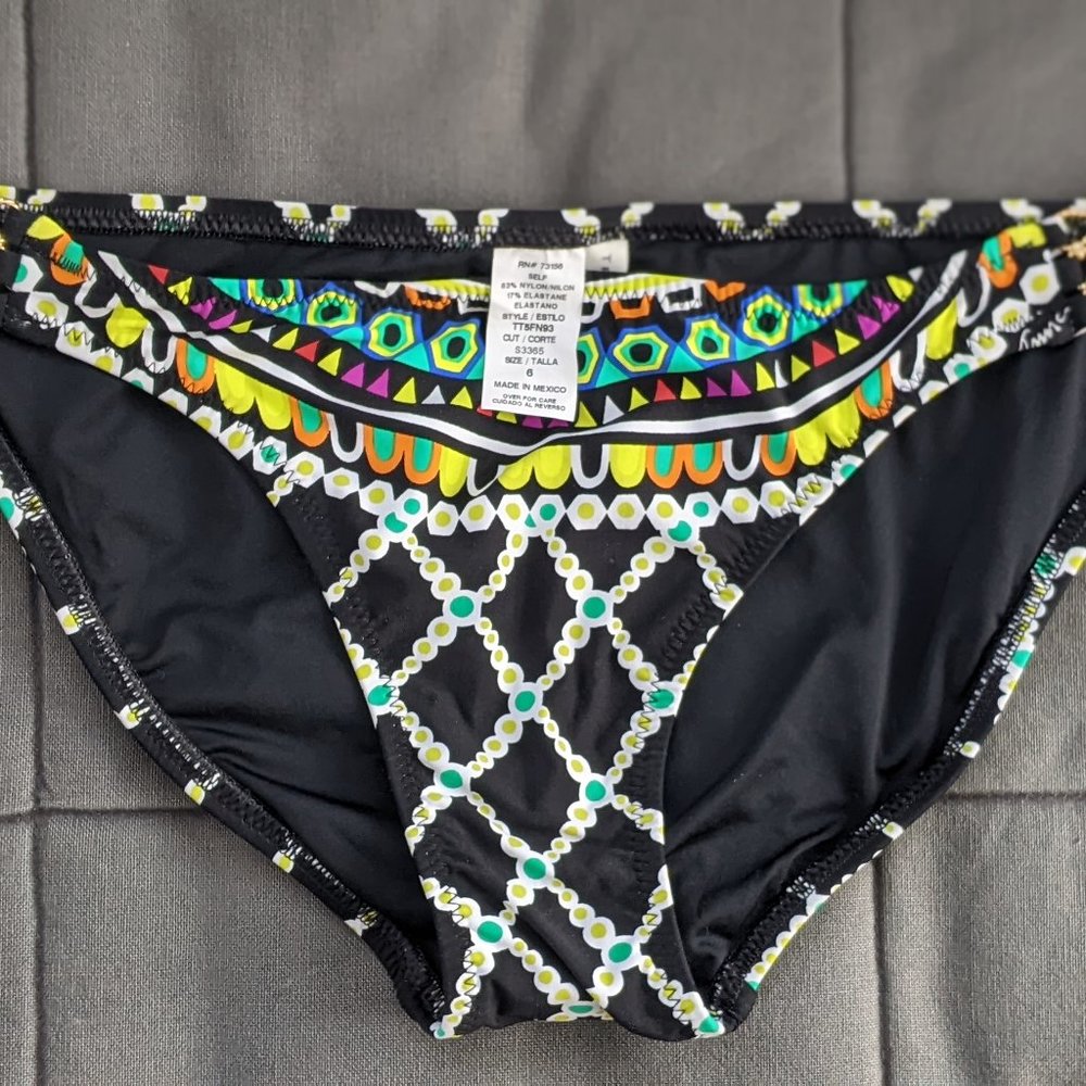 NEW Trina Turk Women's Kon Tiki Buckle Side Hipster Womens size 6